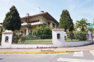 casa indipendente in vendita a Sirmione