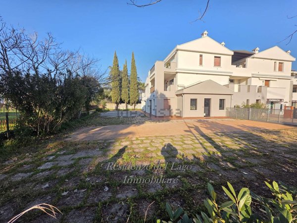 locale commerciale in vendita a Sirmione