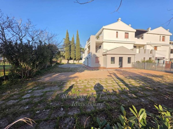 locale commerciale in vendita a Sirmione
