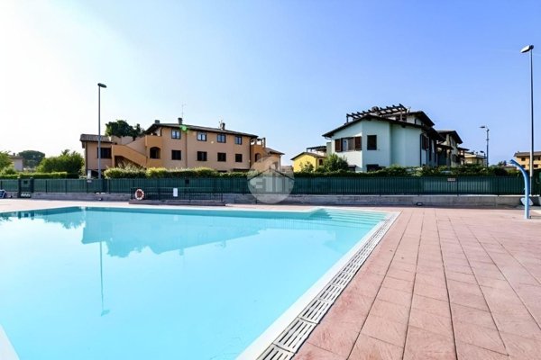 appartamento in vendita a Sirmione in zona Lugana