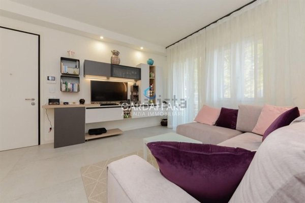 appartamento in vendita a Sirmione in zona Colombare