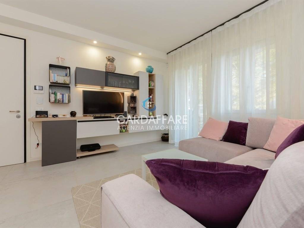 appartamento in vendita a Sirmione in zona Colombare