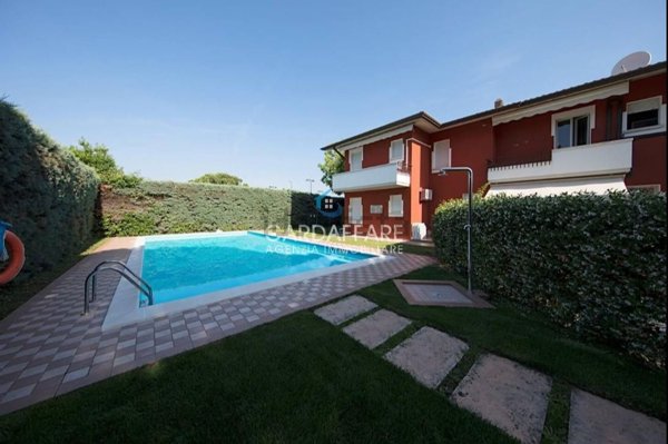 appartamento in vendita a Sirmione in zona Colombare