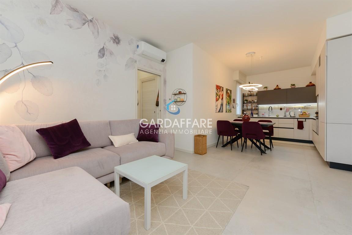 appartamento in vendita a Sirmione in zona Colombare
