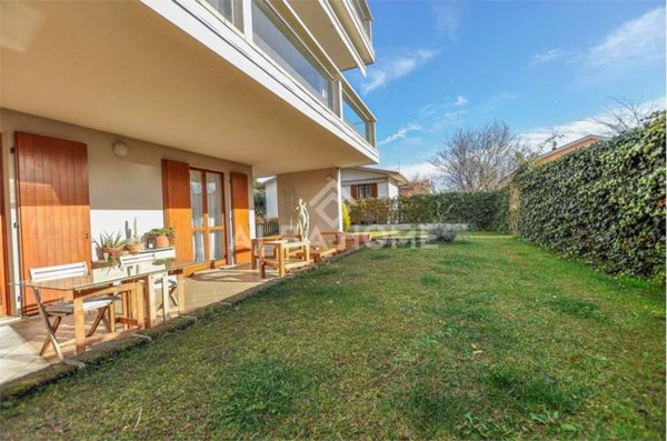 appartamento in vendita a Sirmione in zona Colombare