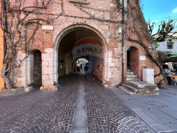 locale commerciale in vendita a Sirmione