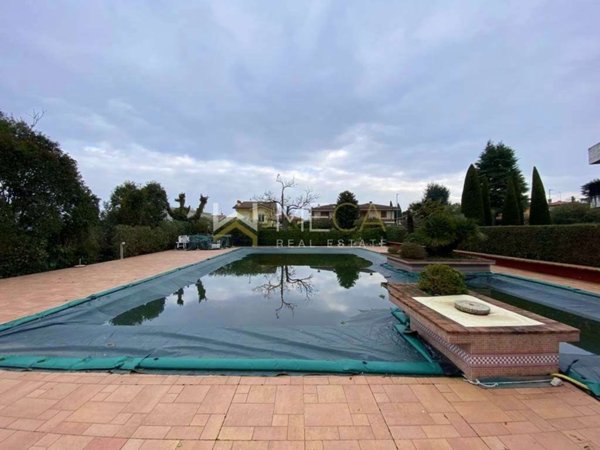 appartamento in vendita a Sirmione