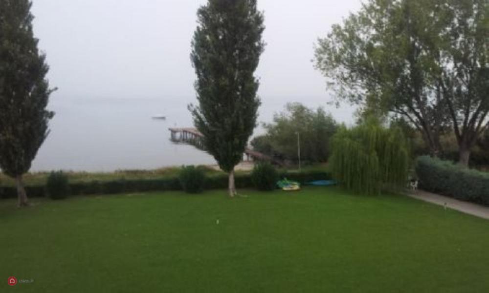 appartamento in vendita a Sirmione in zona Colombare