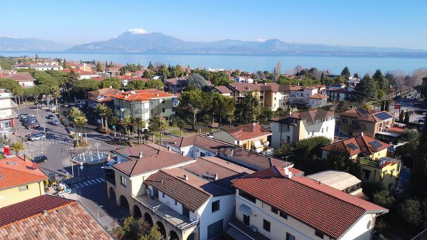 appartamento in vendita a Sirmione in zona Colombare