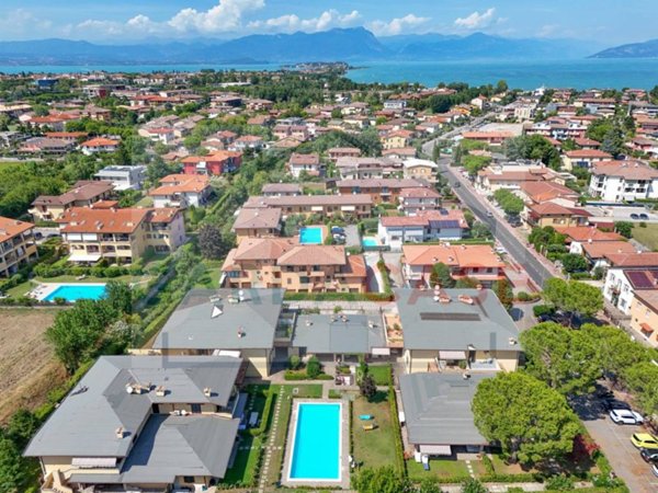 appartamento in vendita a Sirmione in zona Lugana