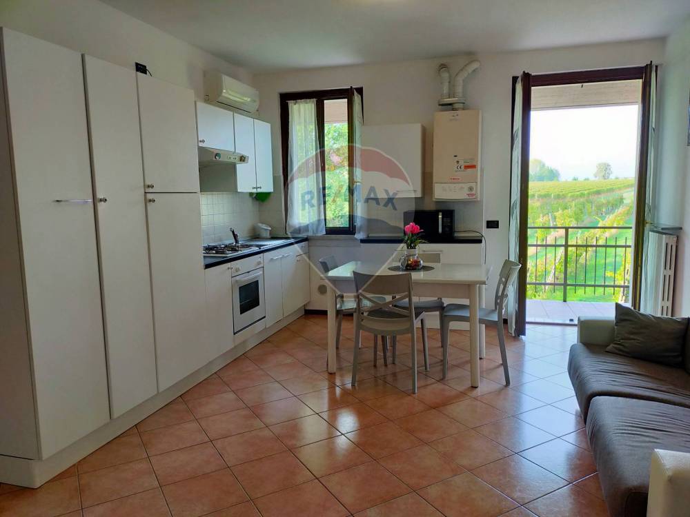 appartamento in vendita a Sirmione in zona Rovizza