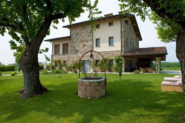 casa indipendente in vendita a Sirmione
