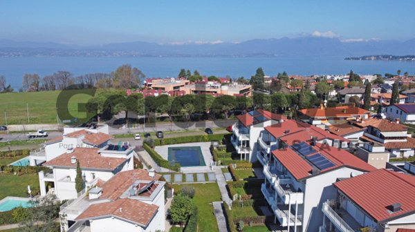 appartamento in vendita a Sirmione in zona Colombare