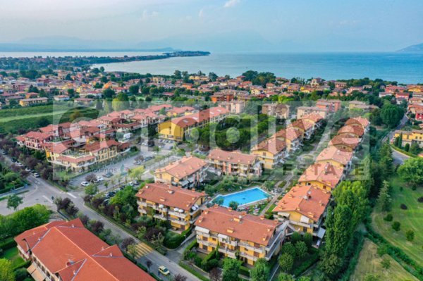 appartamento in vendita a Sirmione in zona Lugana