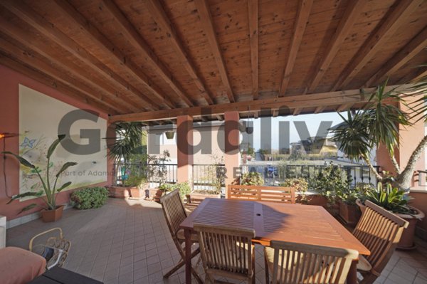 appartamento in vendita a Sirmione in zona Lugana