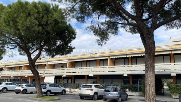 appartamento in vendita a Sirmione in zona Colombare