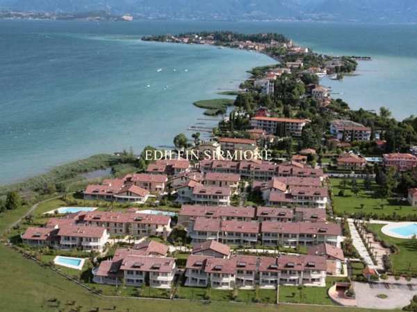 casa indipendente in vendita a Sirmione