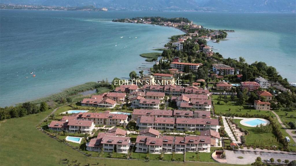 casa indipendente in vendita a Sirmione