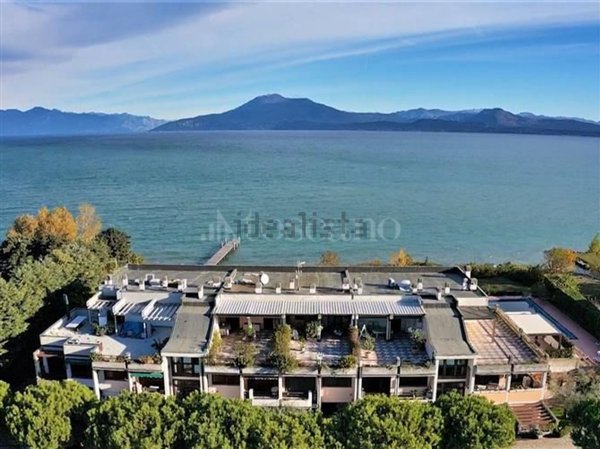 appartamento in vendita a Sirmione in zona Colombare