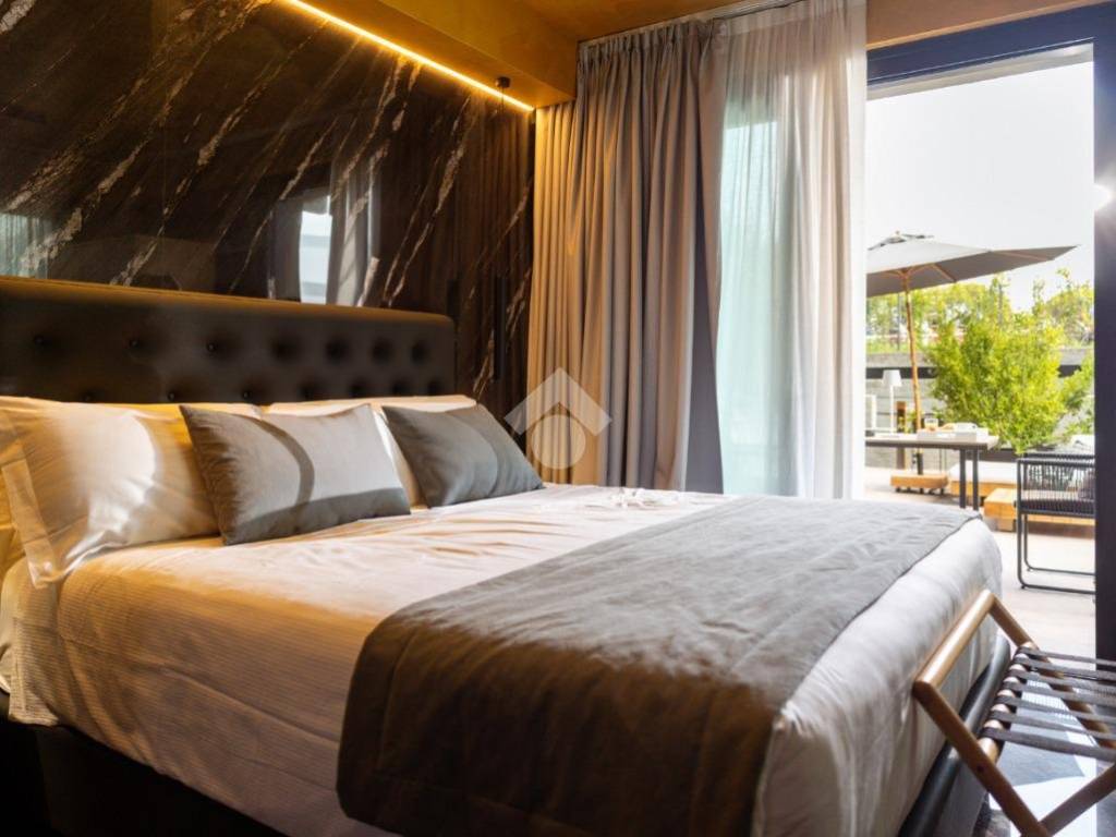 intera palazzina in vendita a Sirmione