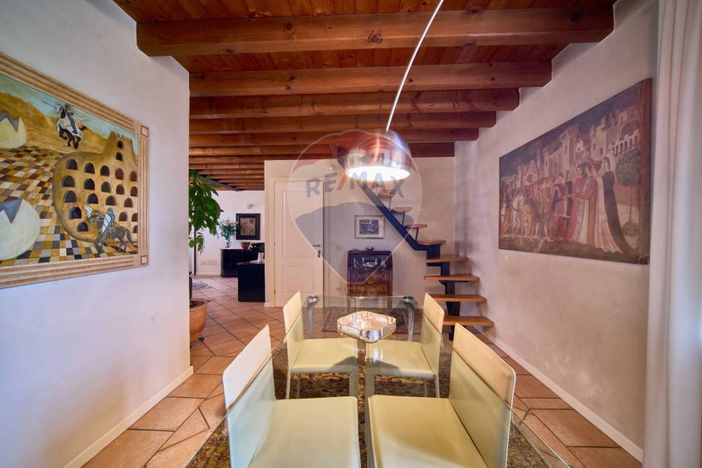 appartamento in vendita a Sirmione in zona Colombare