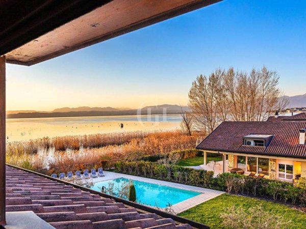 casa indipendente in vendita a Sirmione