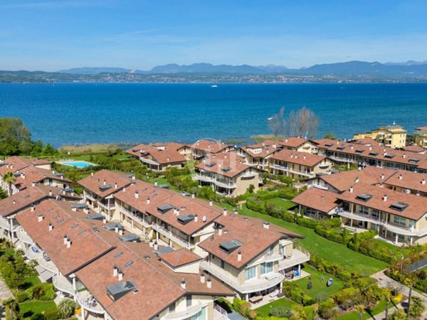 appartamento in vendita a Sirmione