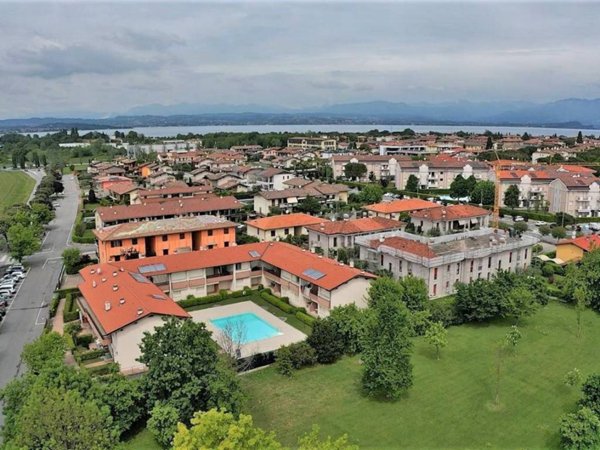 appartamento in vendita a Sirmione in zona Colombare
