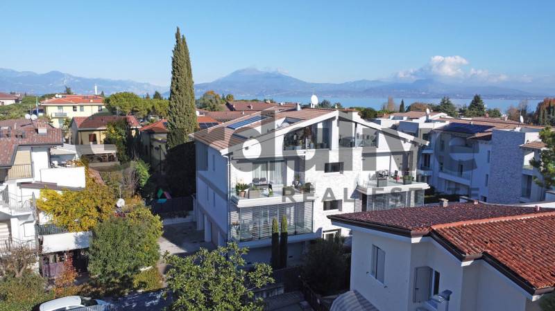 appartamento in vendita a Sirmione in zona Colombare