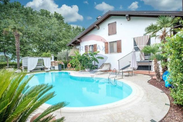 casa indipendente in vendita a Sirmione