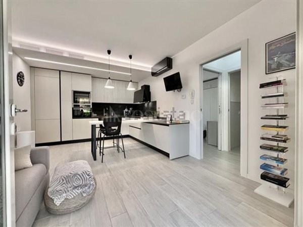 appartamento in vendita a Sirmione in zona Colombare