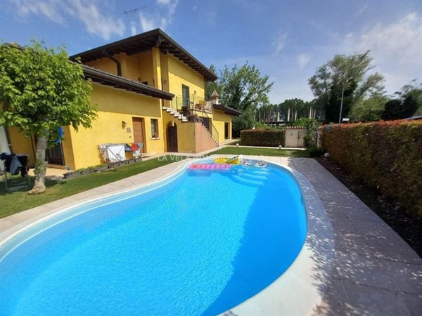 appartamento in vendita a Sirmione in zona Colombare
