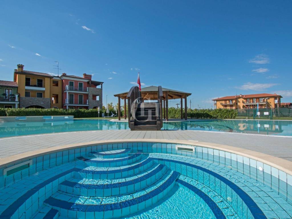 appartamento in vendita a Sirmione in zona Lugana