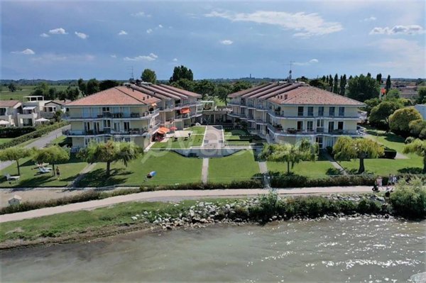 appartamento in vendita a Sirmione in zona Lugana