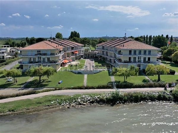 appartamento in vendita a Sirmione in zona Lugana
