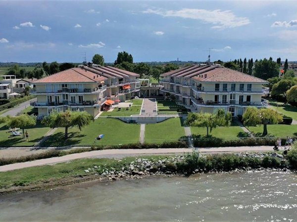 appartamento in vendita a Sirmione in zona Lugana