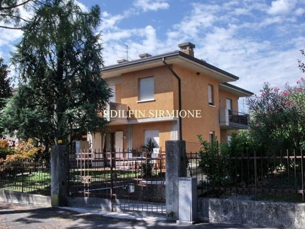 appartamento in vendita a Sirmione in zona Colombare