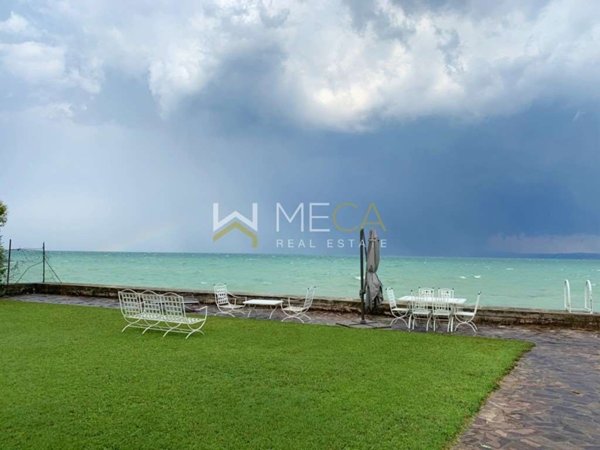 casa indipendente in vendita a Sirmione