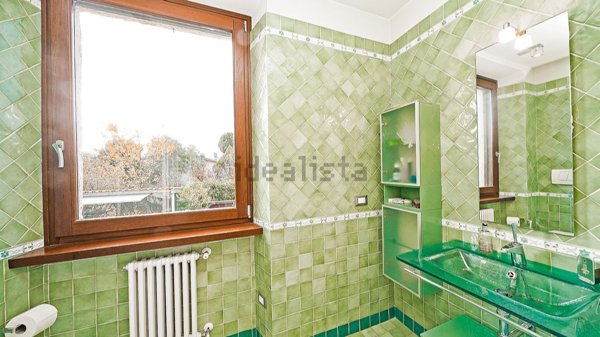 casa indipendente in vendita a Sirmione