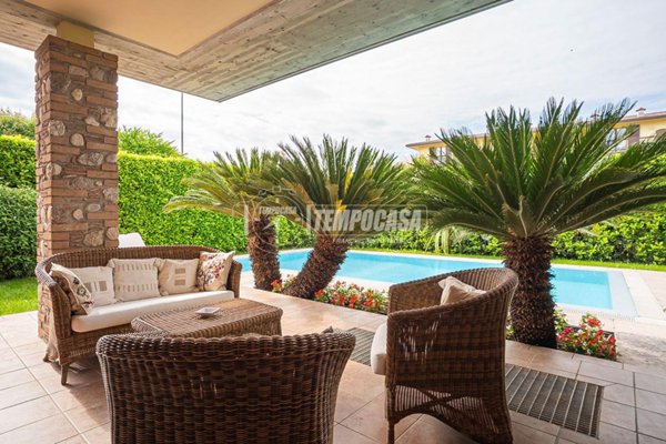 casa indipendente in vendita a Sirmione