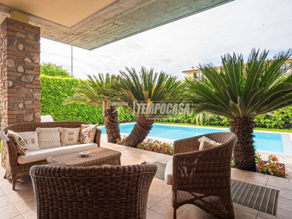 casa indipendente in vendita a Sirmione