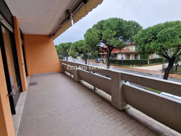 appartamento in vendita a Sirmione in zona Colombare