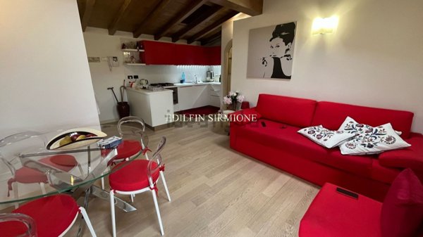 appartamento in vendita a Sirmione in zona Colombare