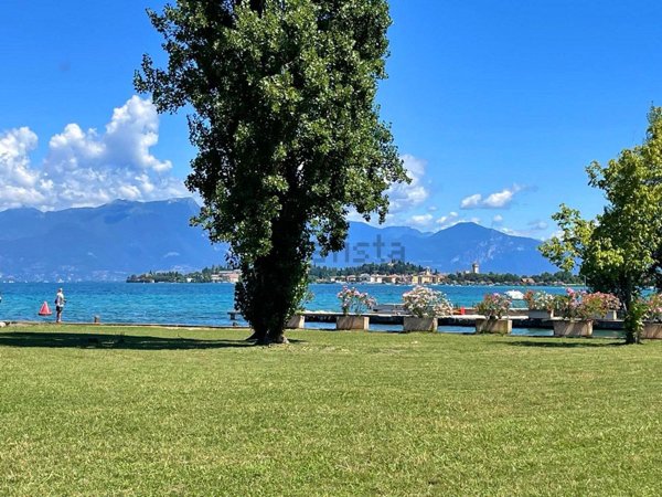 casa indipendente in vendita a Sirmione