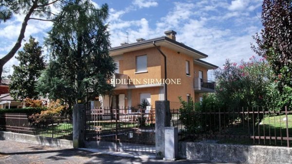 appartamento in vendita a Sirmione in zona Colombare