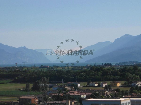 casa indipendente in vendita a Sirmione