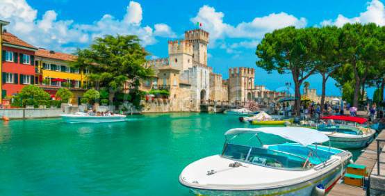 casa indipendente in vendita a Sirmione in zona Chiodi