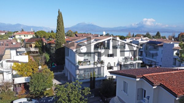 appartamento in vendita a Sirmione in zona Colombare