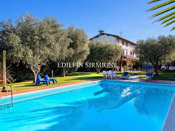 casa indipendente in vendita a Sirmione in zona Chiodi