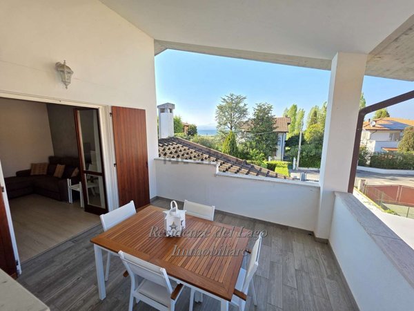 appartamento in vendita a Sirmione in zona Colombare